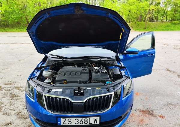 Skoda Octavia cena 69900 przebieg: 77000, rok produkcji 2019 z Szczecin małe 562